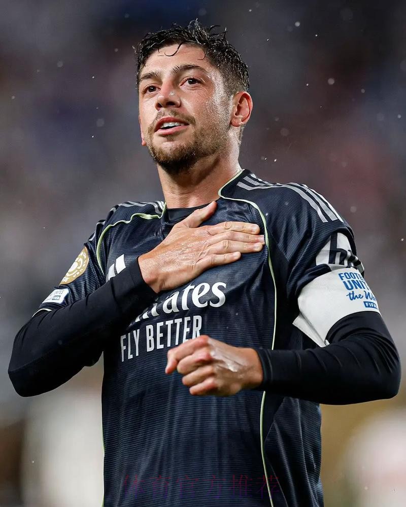 欧冠-皇马5-1头名出线!魔笛点射巴尔韦德世界波 欧冠-皇马5-1头名出线!魔笛点射巴尔韦德世界波